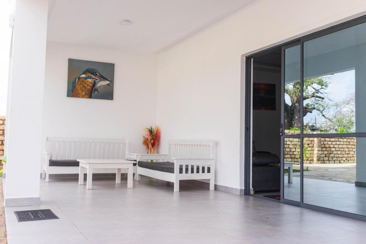 4 U Luxury Bungalows Diani Diani Beach Exteriör bild