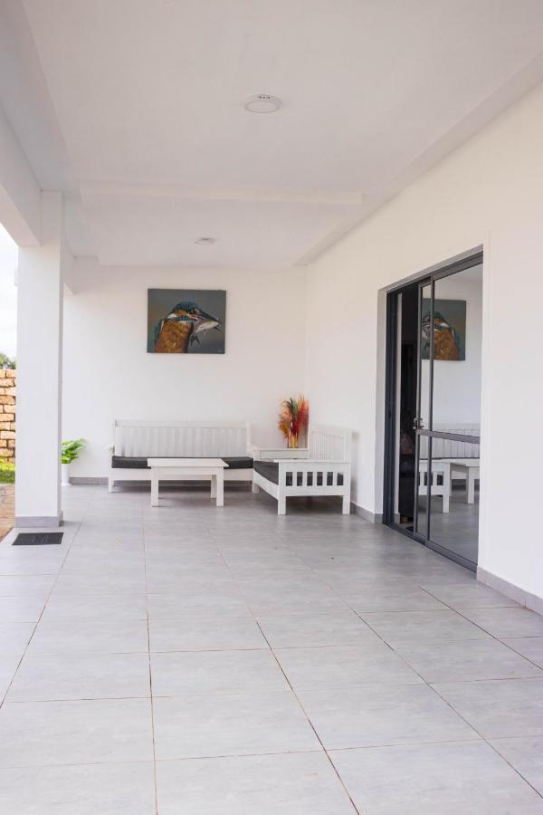 4 U Luxury Bungalows Diani Diani Beach Exteriör bild
