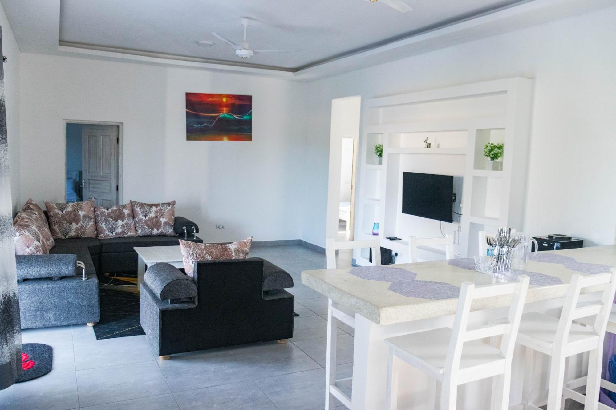 4 U Luxury Bungalows Diani Diani Beach Exteriör bild