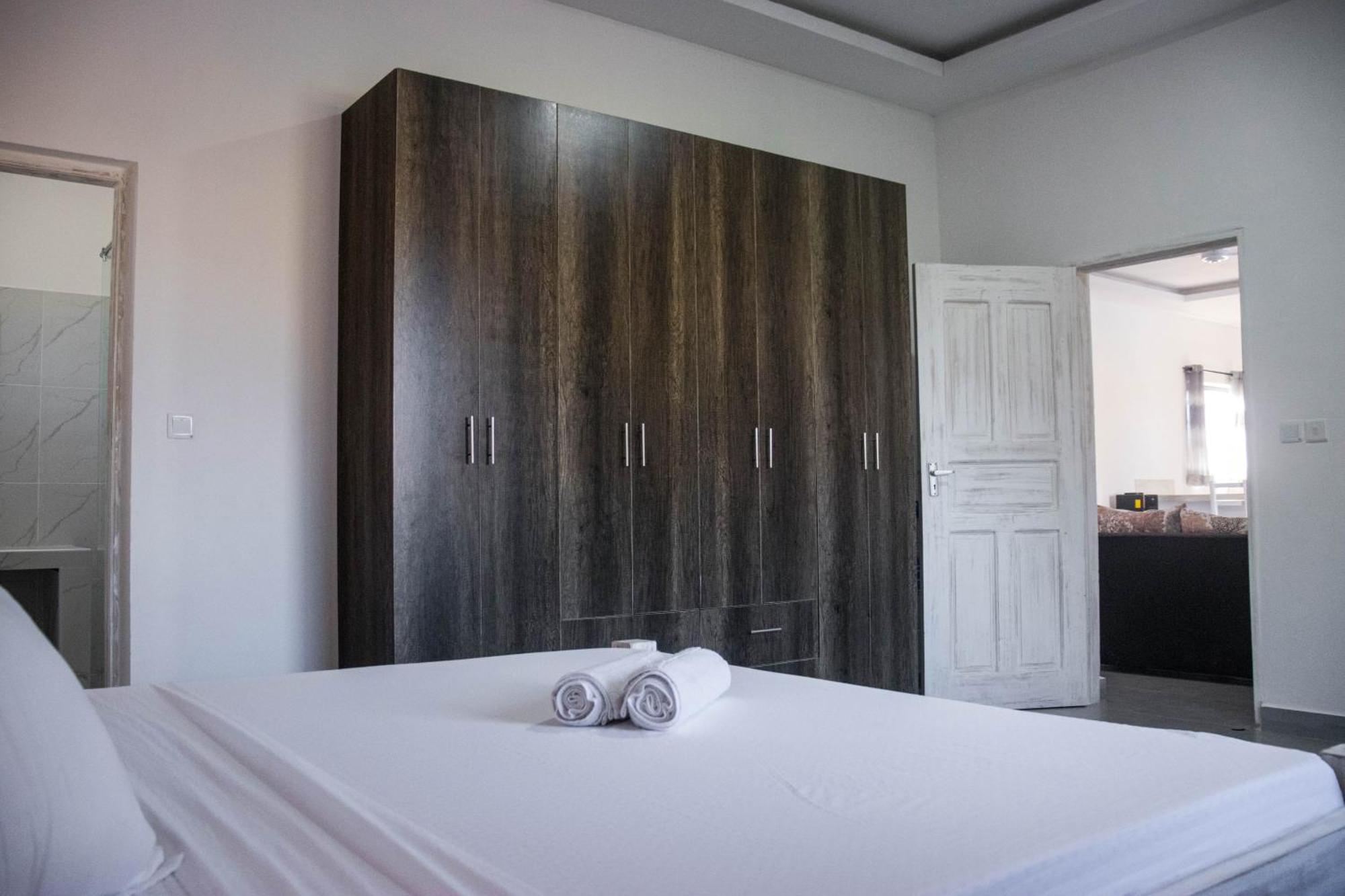 4 U Luxury Bungalows Diani Diani Beach Exteriör bild